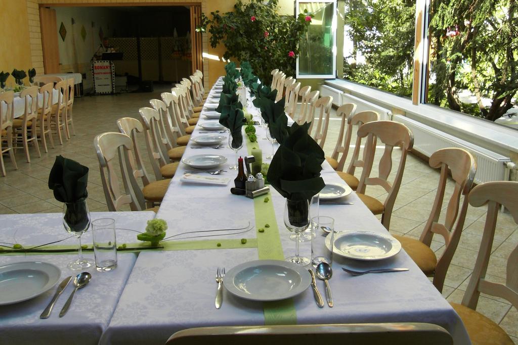 גולס Weinhotel Kirchenwirt מראה חיצוני תמונה