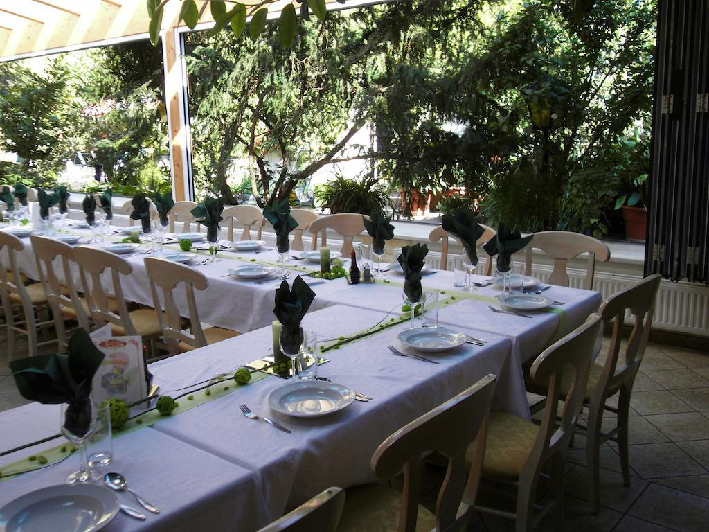 גולס Weinhotel Kirchenwirt מראה חיצוני תמונה