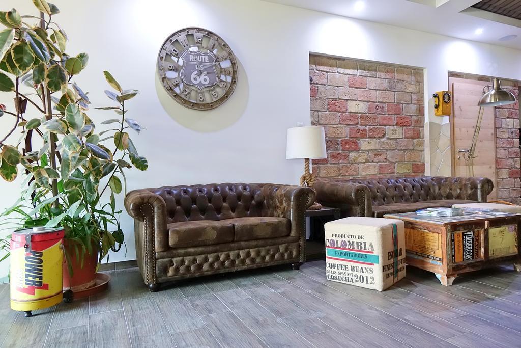 גולס Weinhotel Kirchenwirt מראה חיצוני תמונה