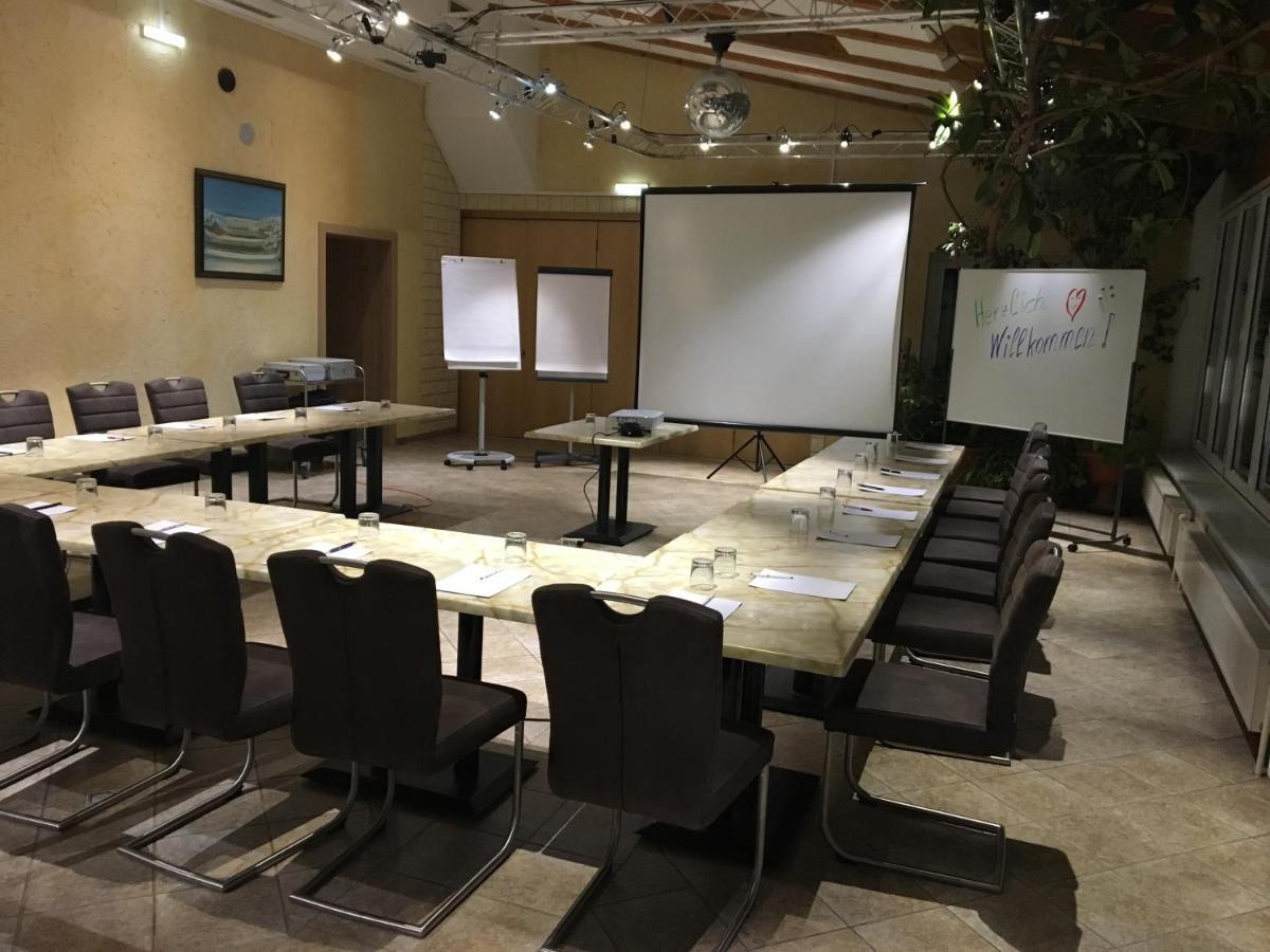 גולס Weinhotel Kirchenwirt מראה חיצוני תמונה