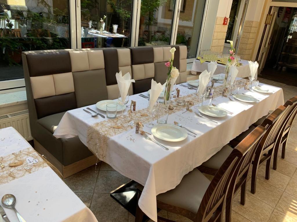 גולס Weinhotel Kirchenwirt מראה חיצוני תמונה