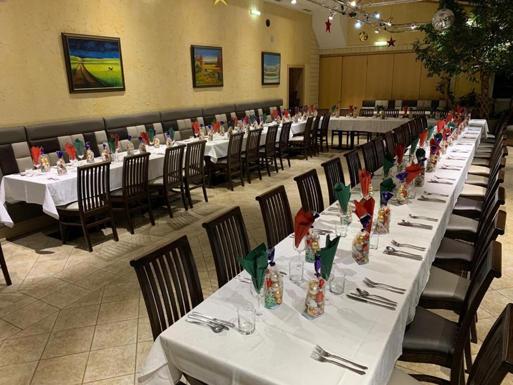 גולס Weinhotel Kirchenwirt מראה חיצוני תמונה