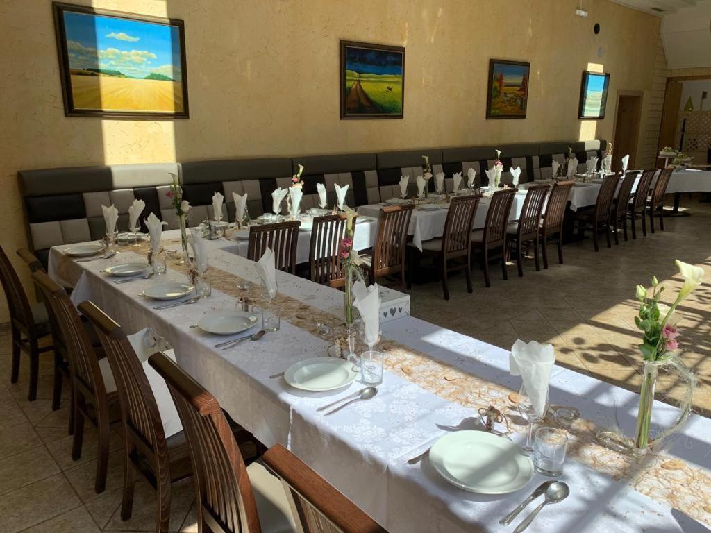 גולס Weinhotel Kirchenwirt מראה חיצוני תמונה
